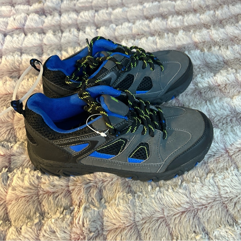 Rugged Outback boys Sneakers  size 3
